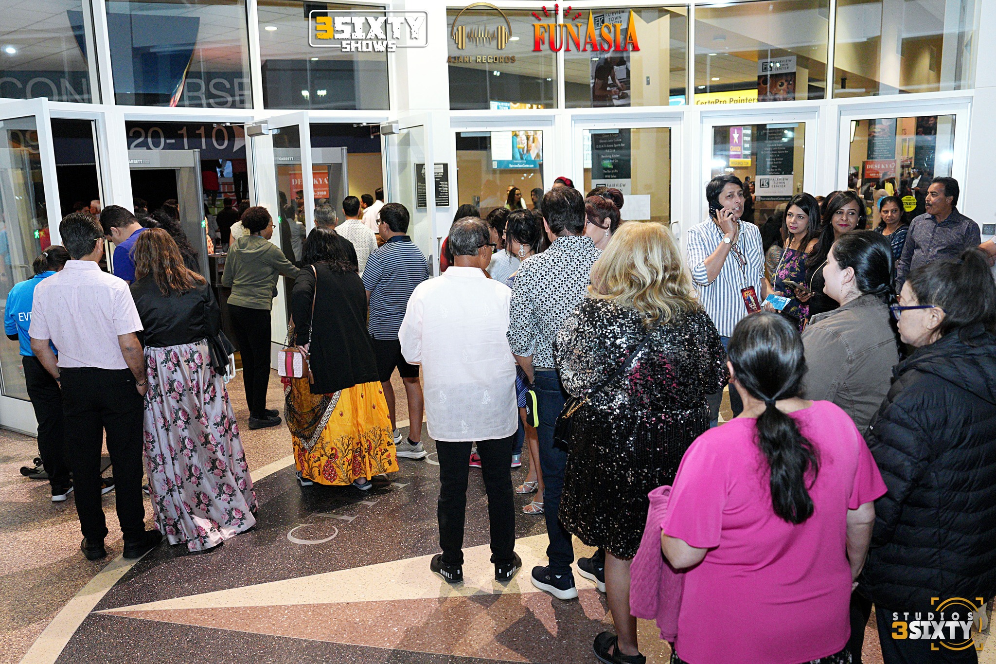 Udit Narayan & Aditya Narayan Live in Dallas 2024 photo 35
