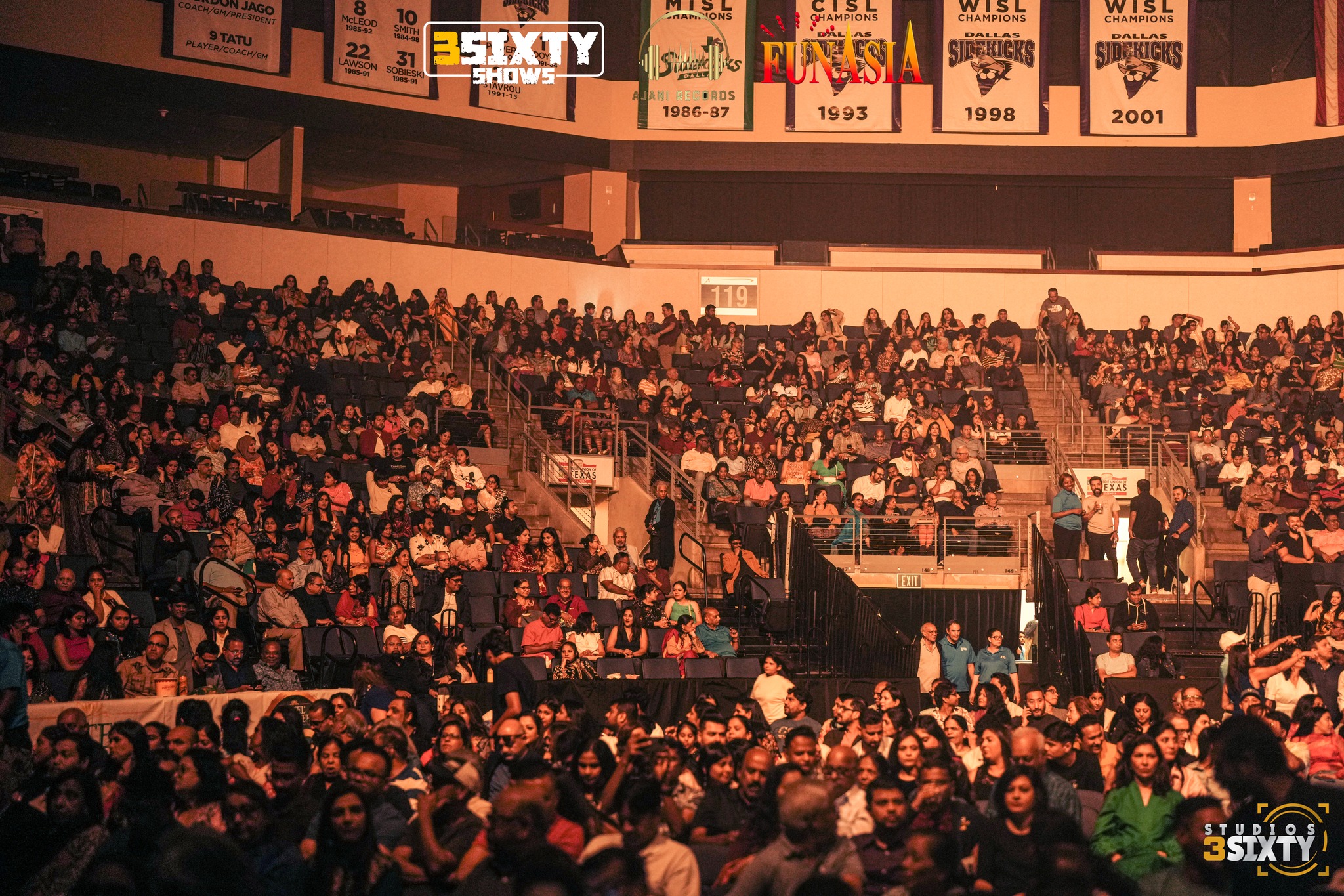 Udit Narayan & Aditya Narayan Live in Dallas 2024 photo 65