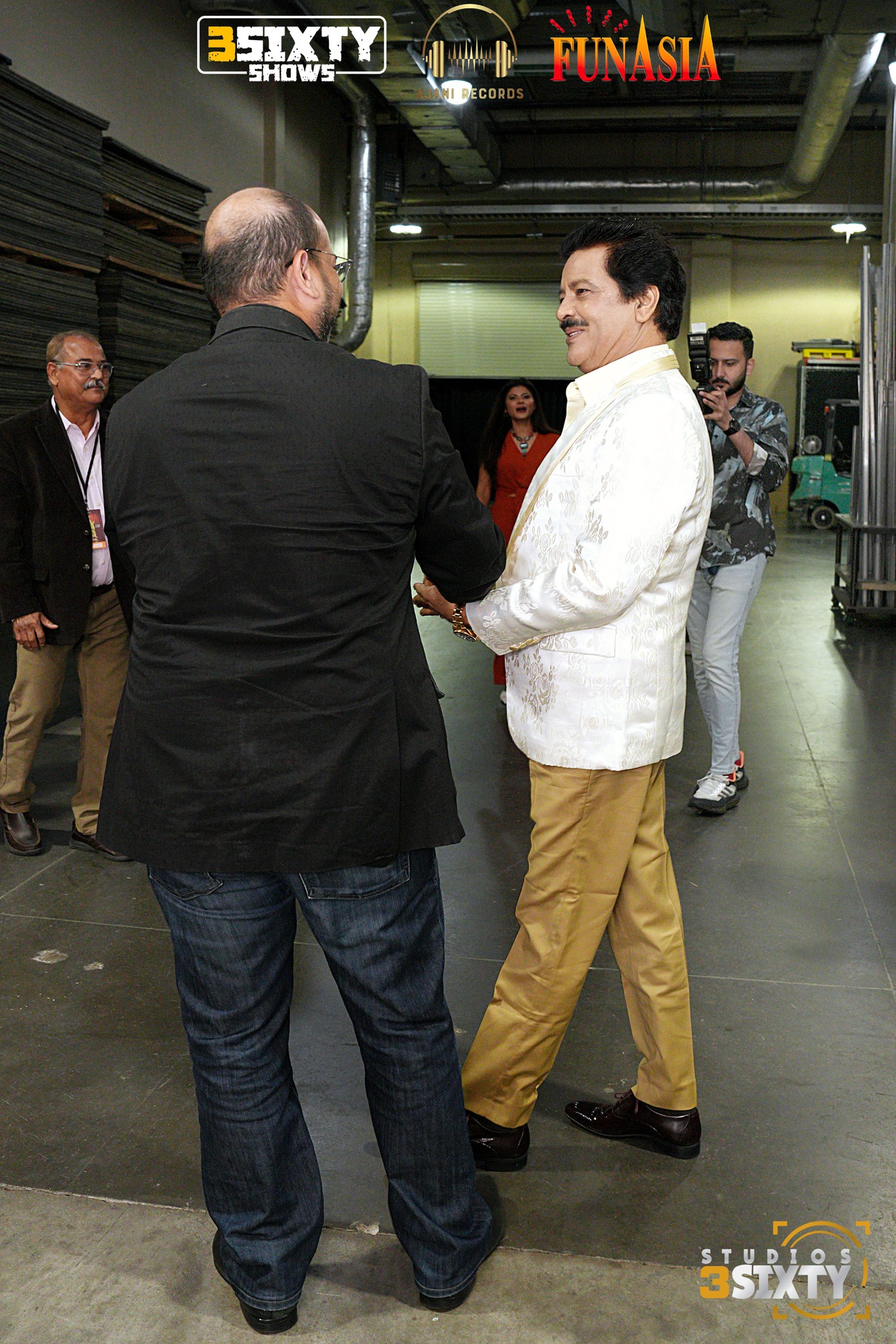 Udit Narayan & Aditya Narayan Live in Dallas 2024 photo 72