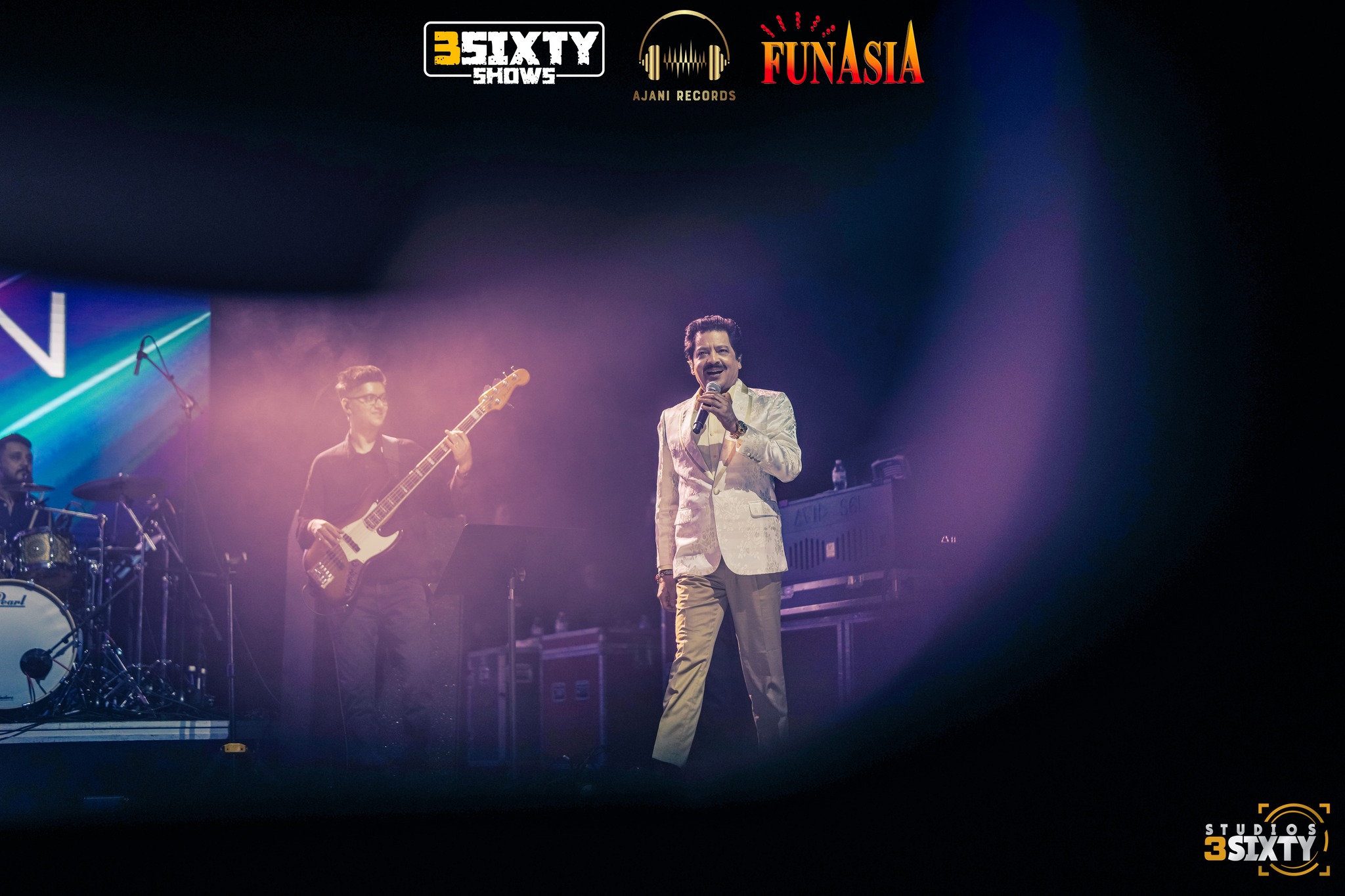 Udit Narayan & Aditya Narayan Live in Dallas 2024 photo 73