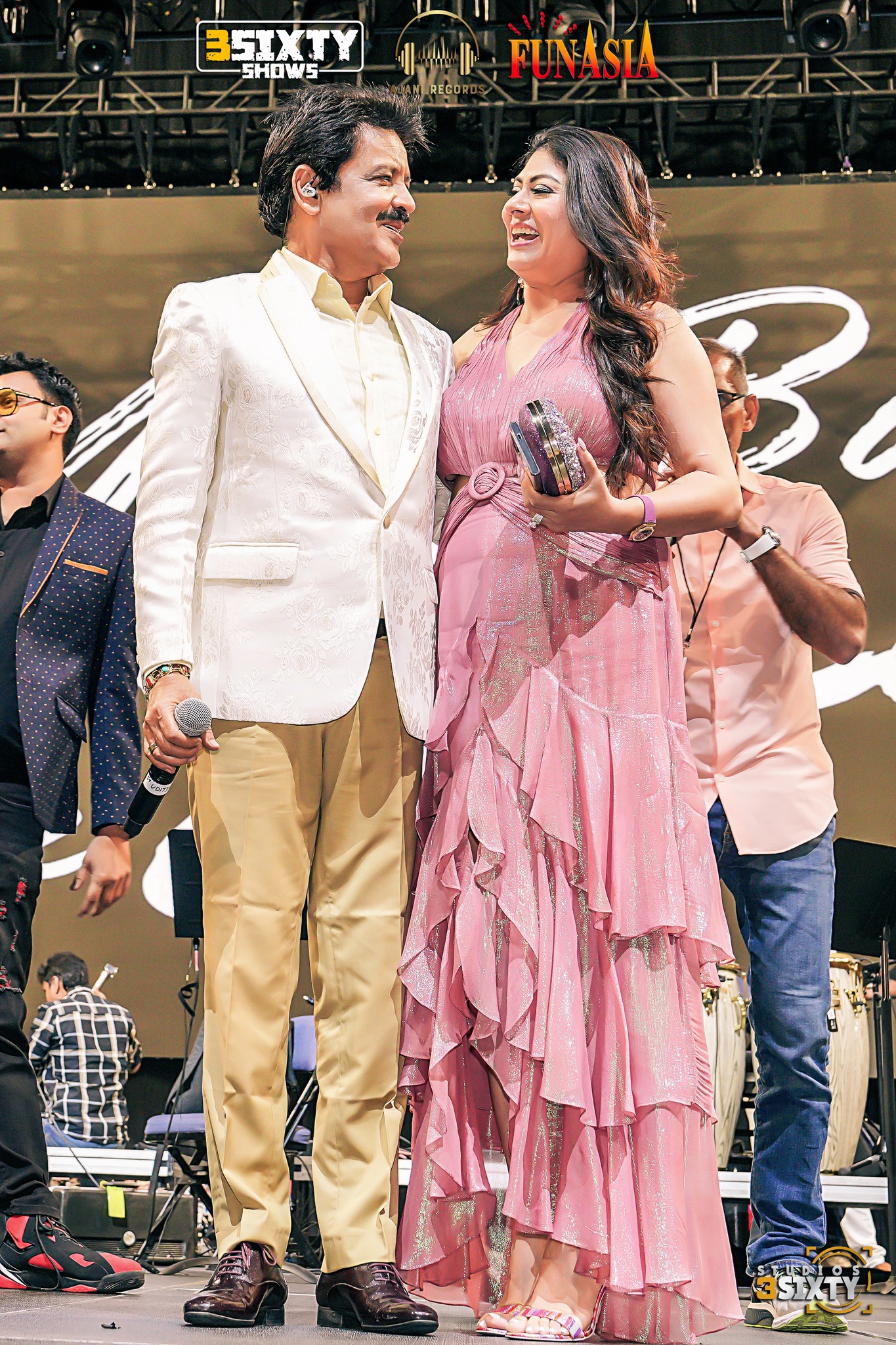 Udit Narayan & Aditya Narayan Live in Dallas 2024 photo 78