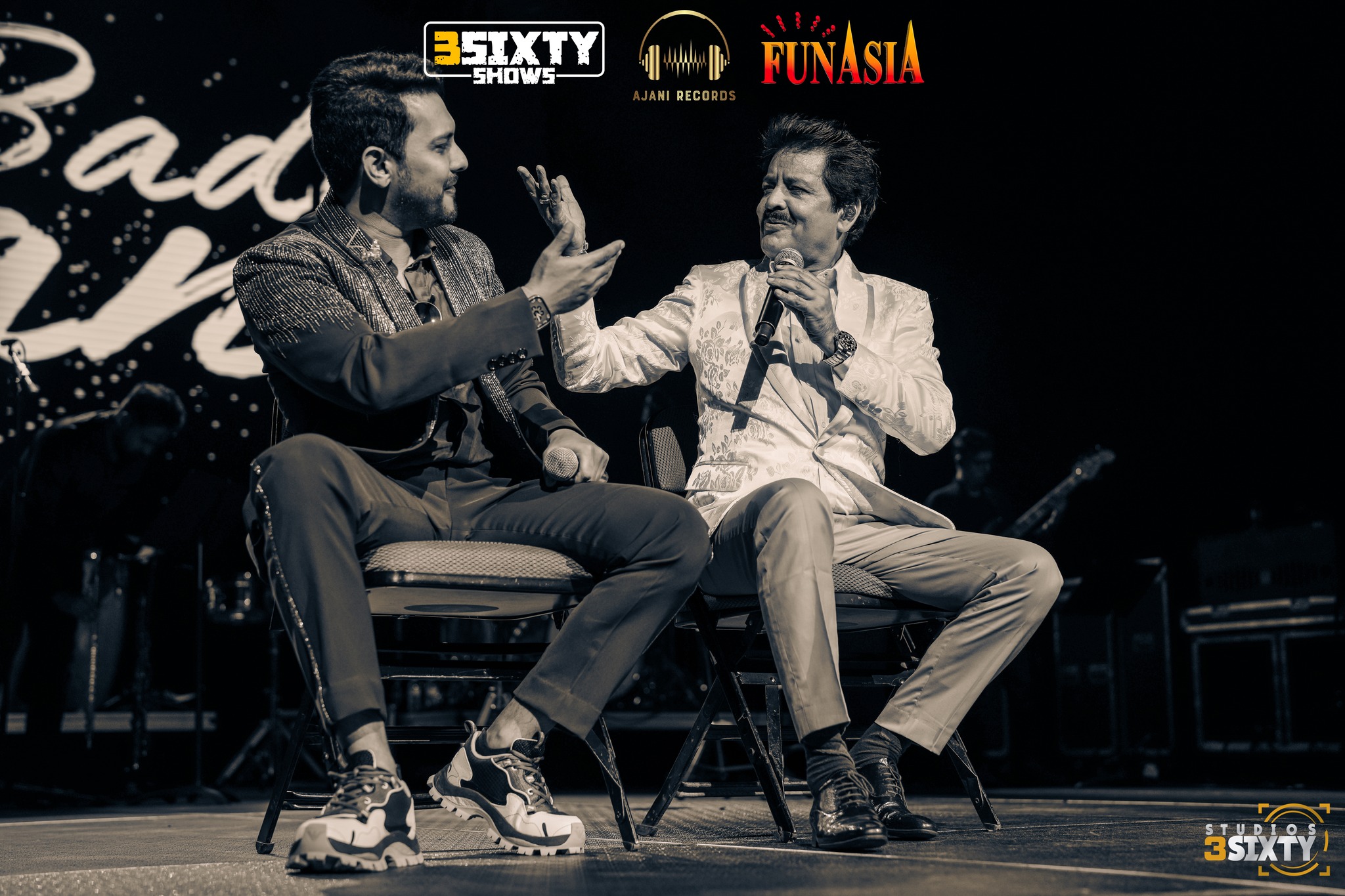 Udit Narayan & Aditya Narayan Live in Dallas 2024 photo 86
