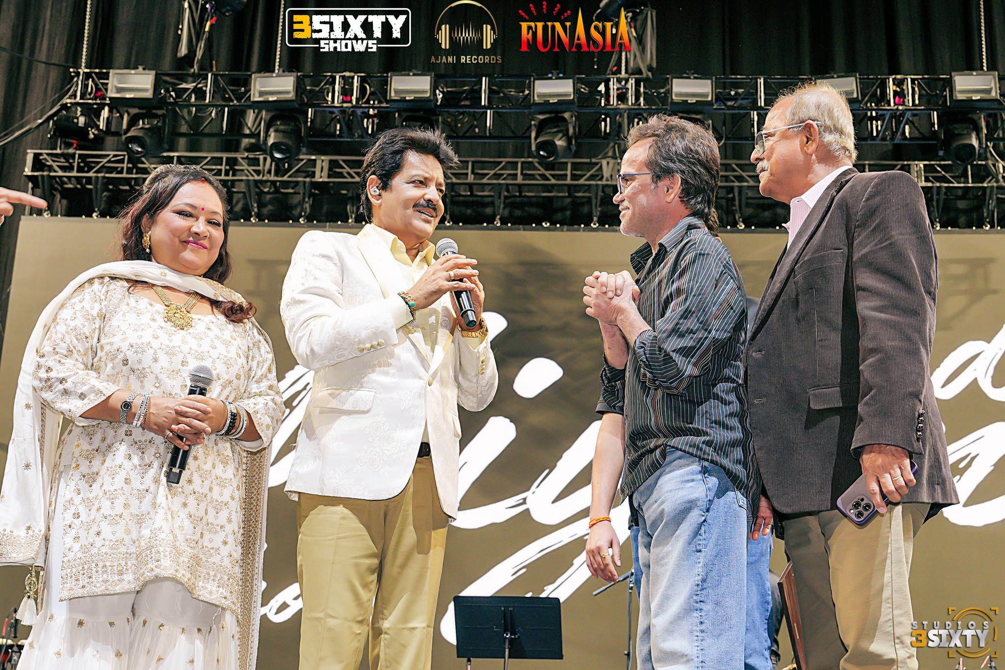 Udit Narayan & Aditya Narayan Live in Dallas 2024 photo 98