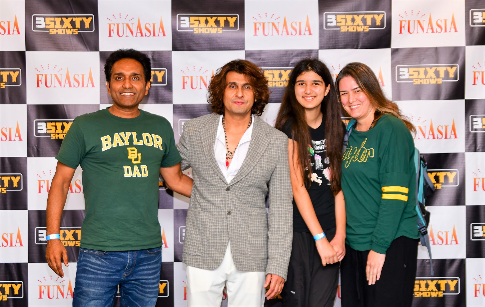 Sonu Nigam 2023 Meet & Greet Pics