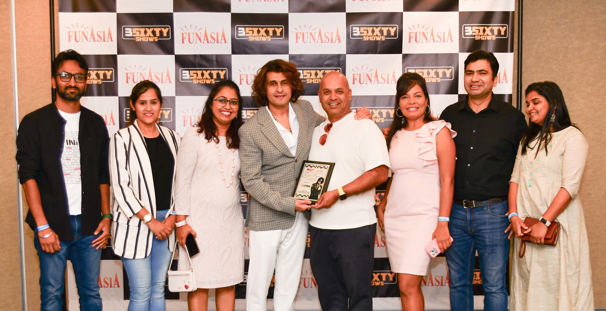 Sonu Nigam 2023 Meet & Greet Pics