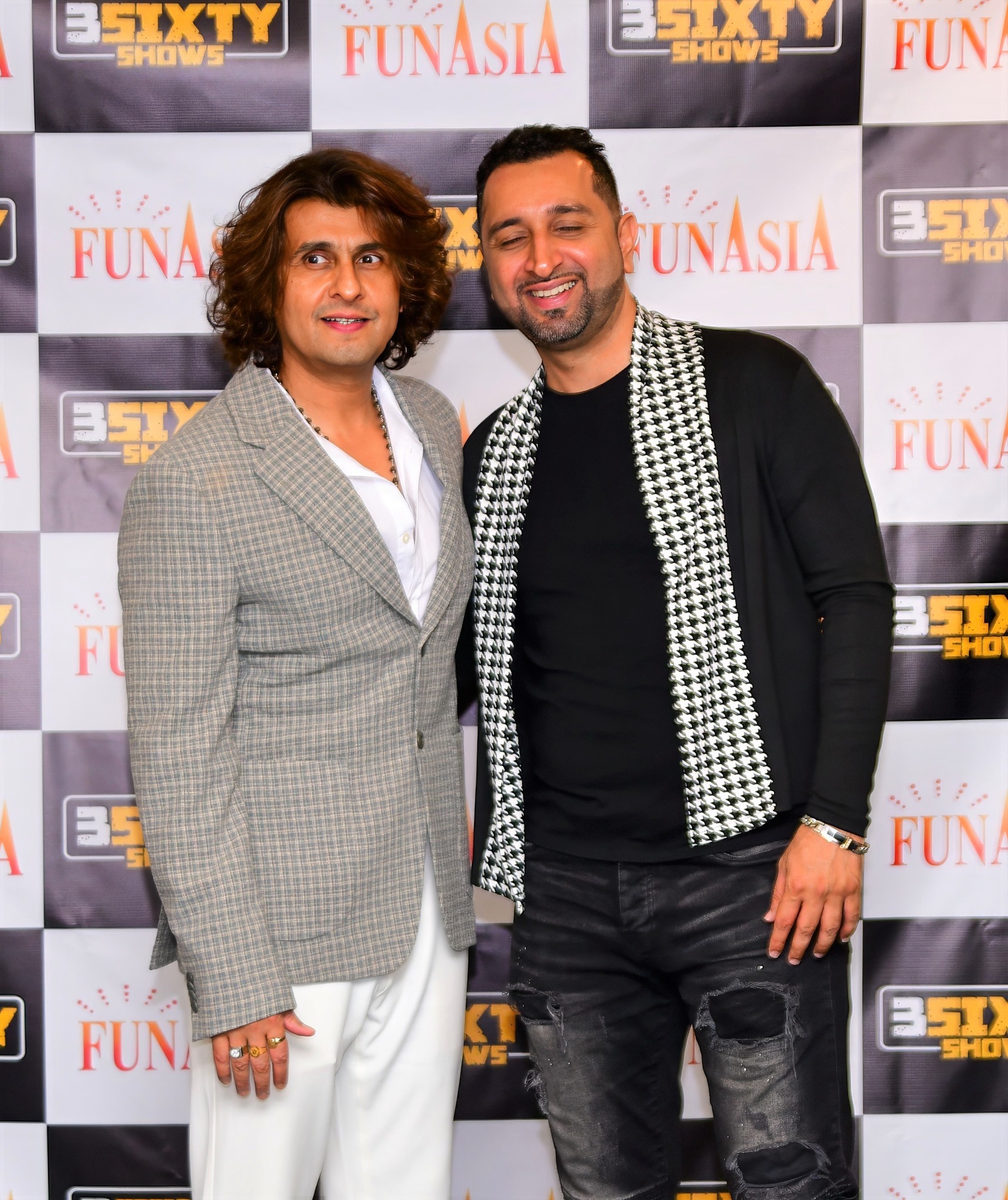 Sonu Nigam 2023 Meet & Greet Pics
