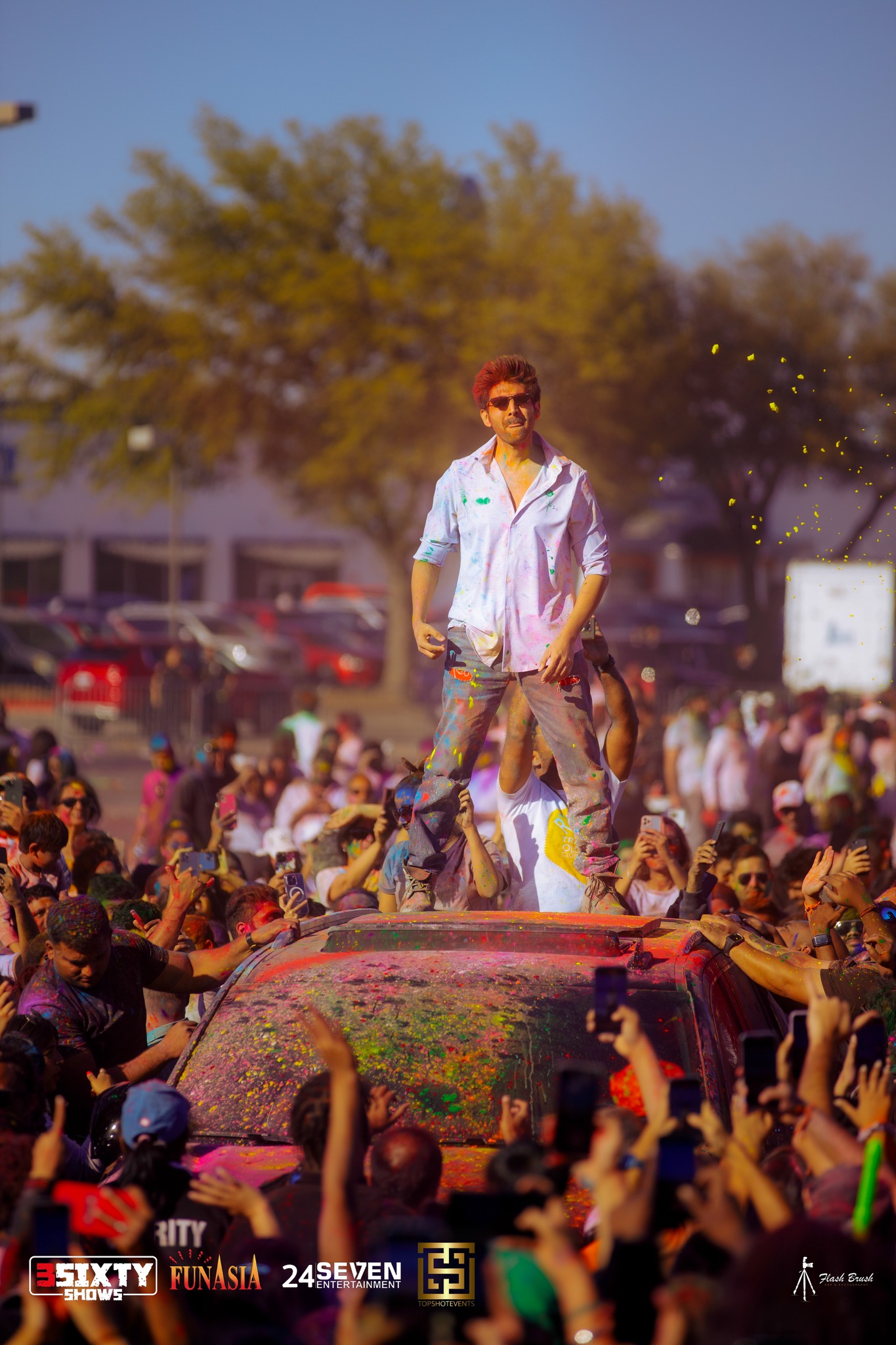 Kartik Aaryan Holi (March 4, 2023)