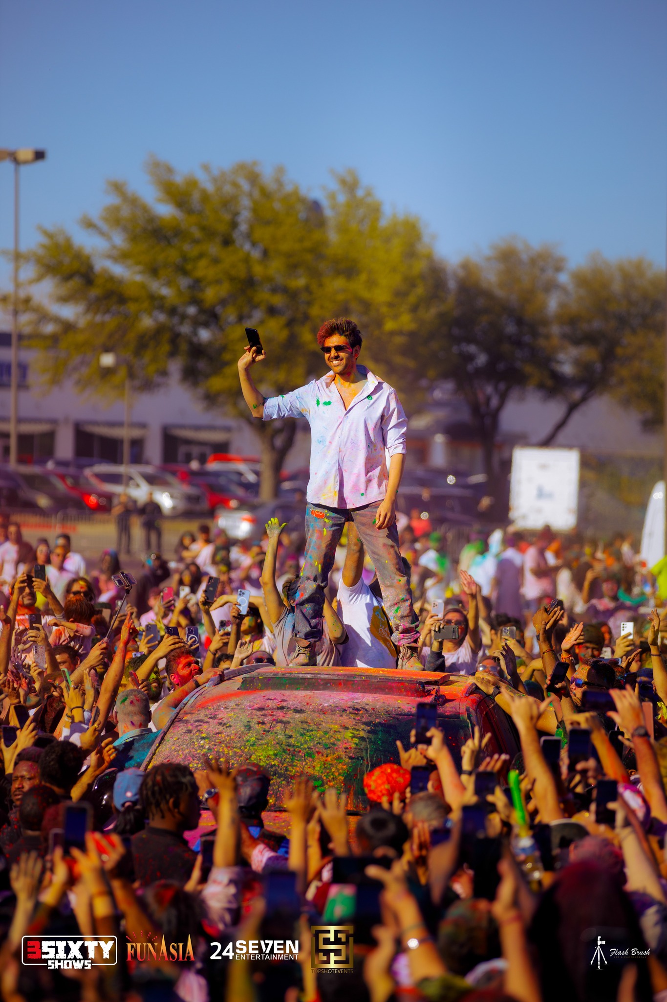Kartik Aaryan Holi (March 4, 2023)