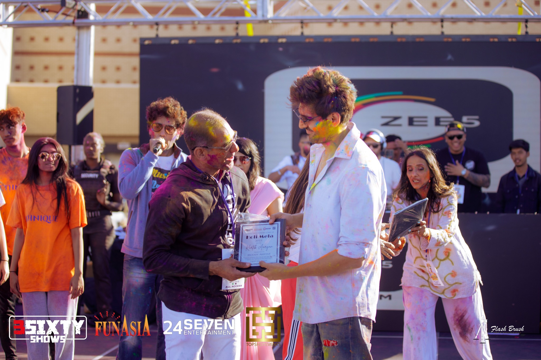 Kartik Aaryan Holi (March 4, 2023)