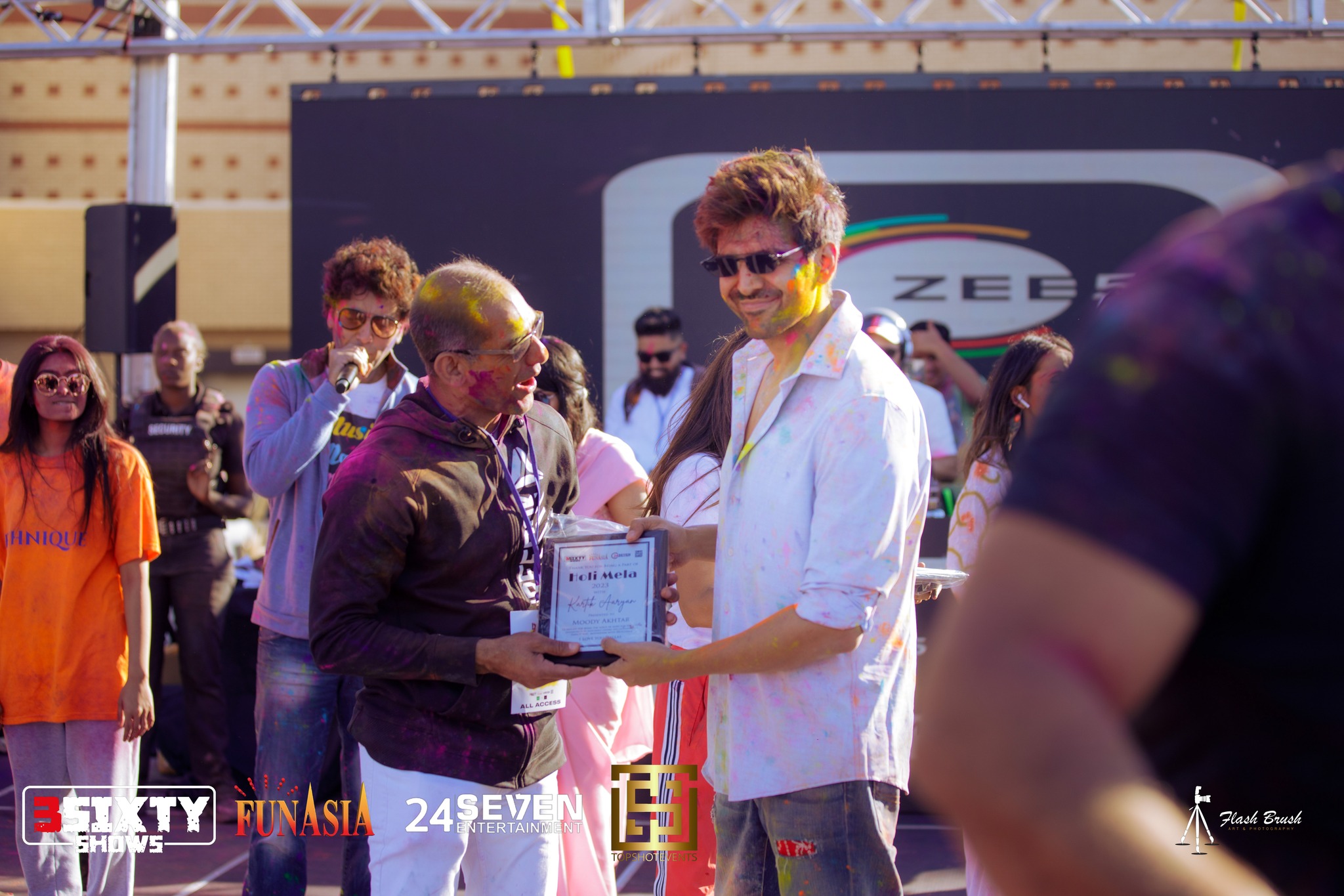 Kartik Aaryan Holi (March 4, 2023)