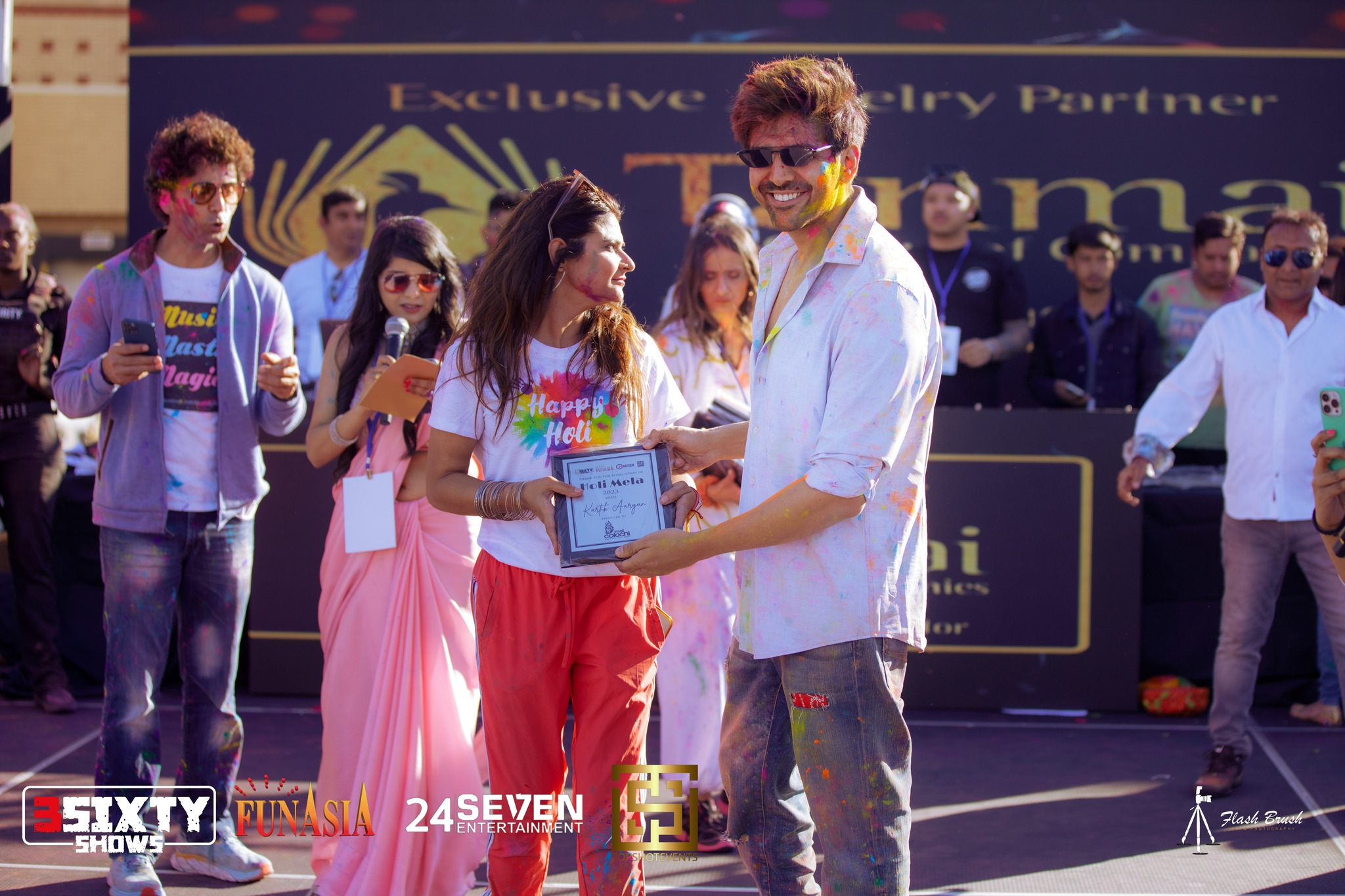 Kartik Aaryan Holi (March 4, 2023)