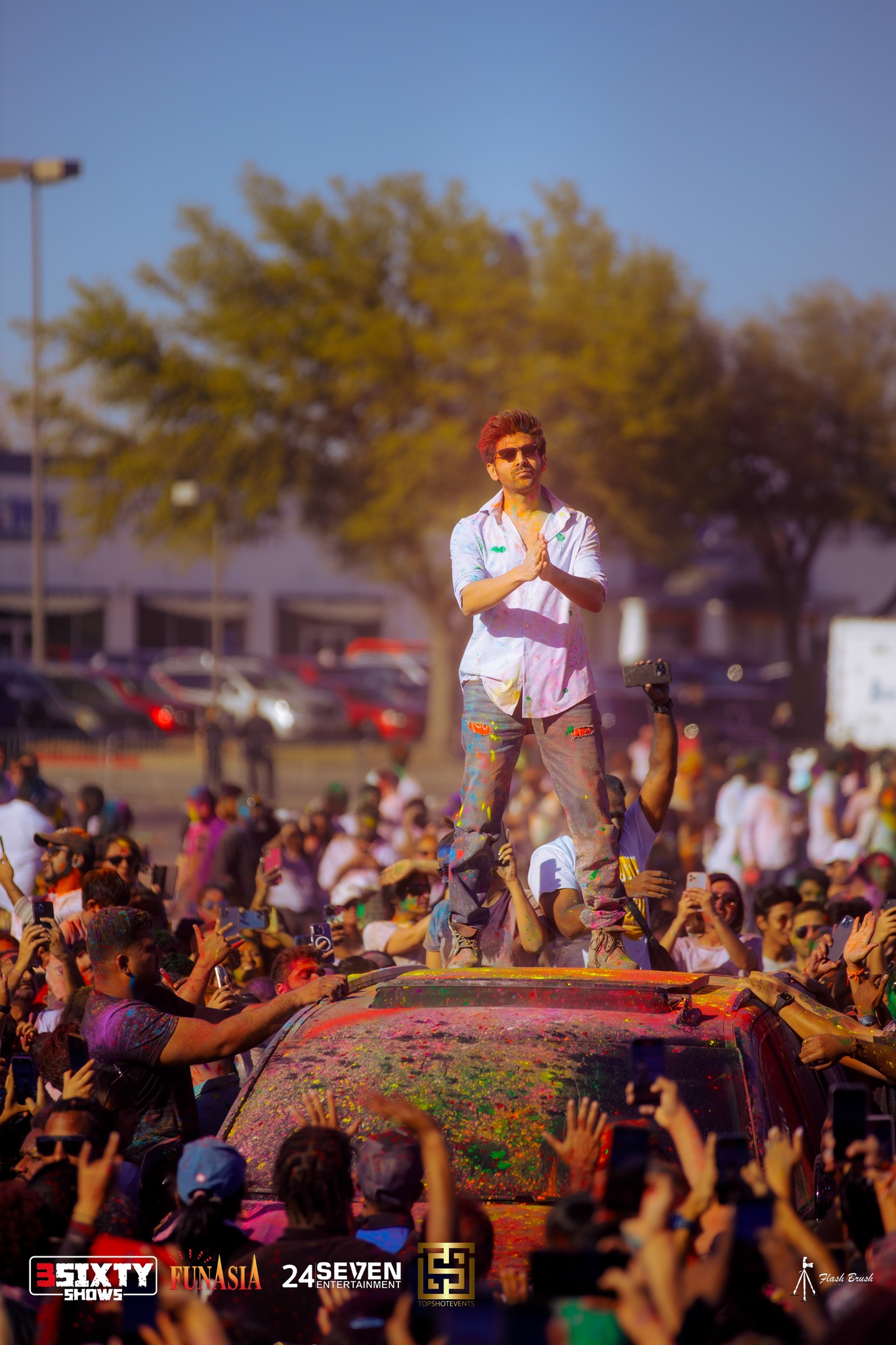 Kartik Aaryan Holi (March 4, 2023)