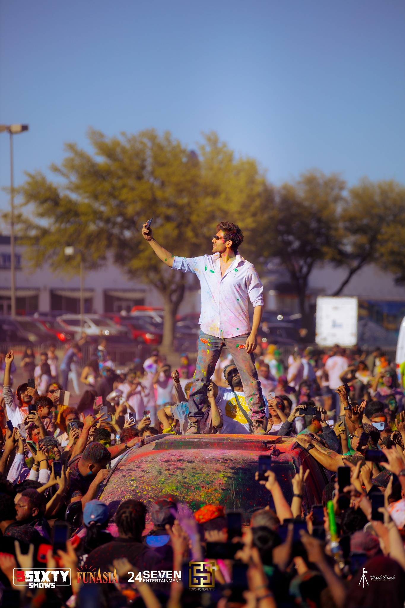 Kartik Aaryan Holi (March 4, 2023)