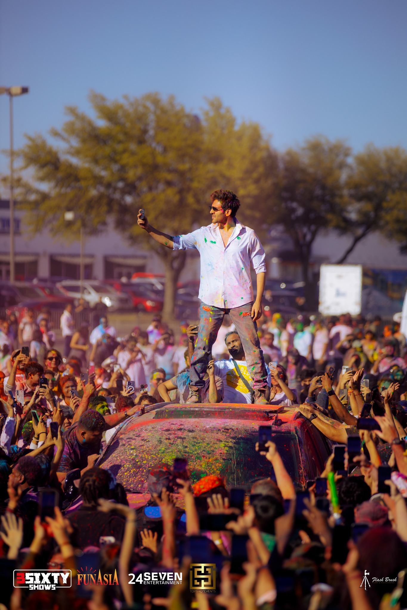 Kartik Aaryan Holi (March 4, 2023)