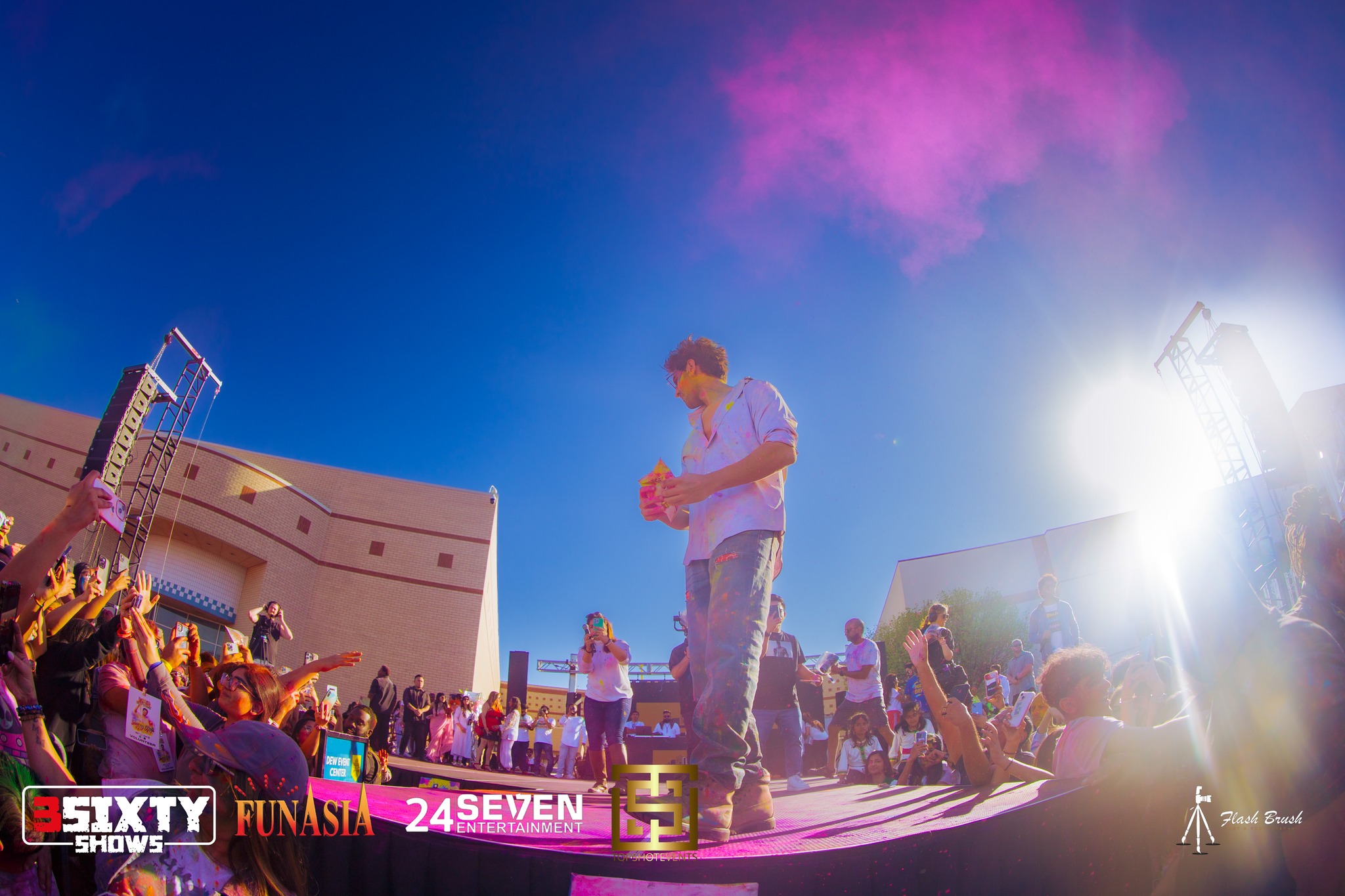 Kartik Aaryan Holi (March 4, 2023)