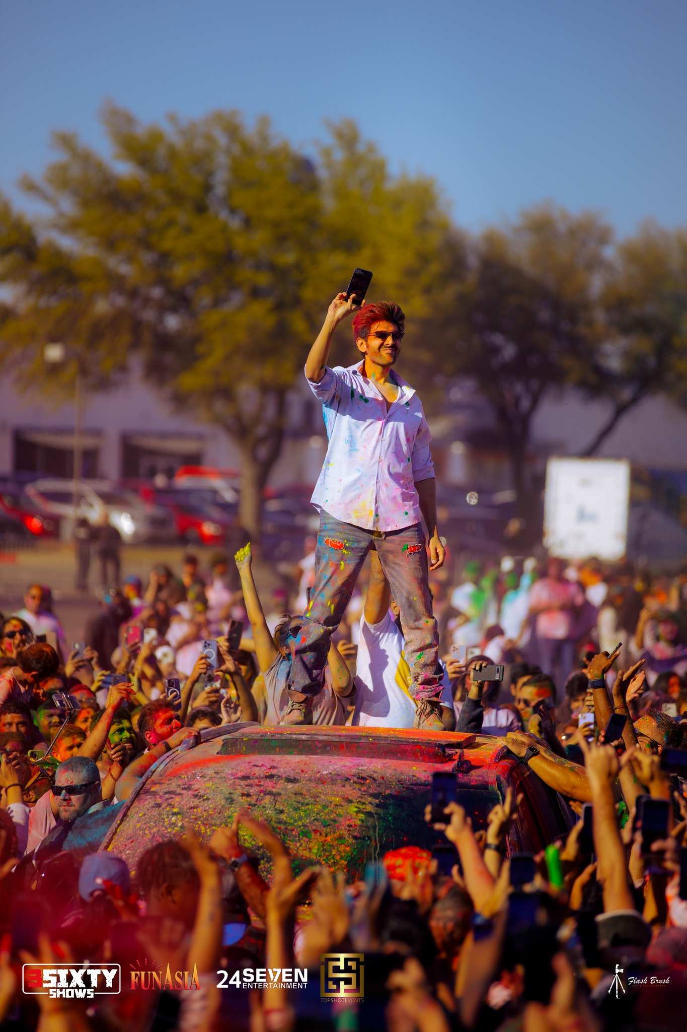 Kartik Aaryan Holi (March 4, 2023)