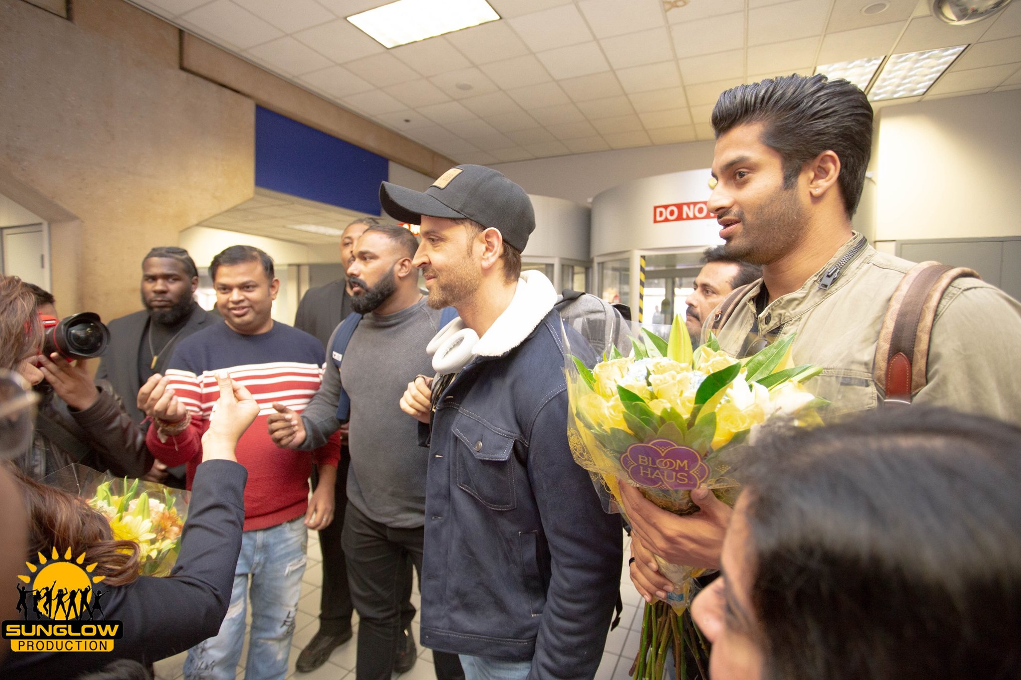 Hrithik Roshan Airport Arrival