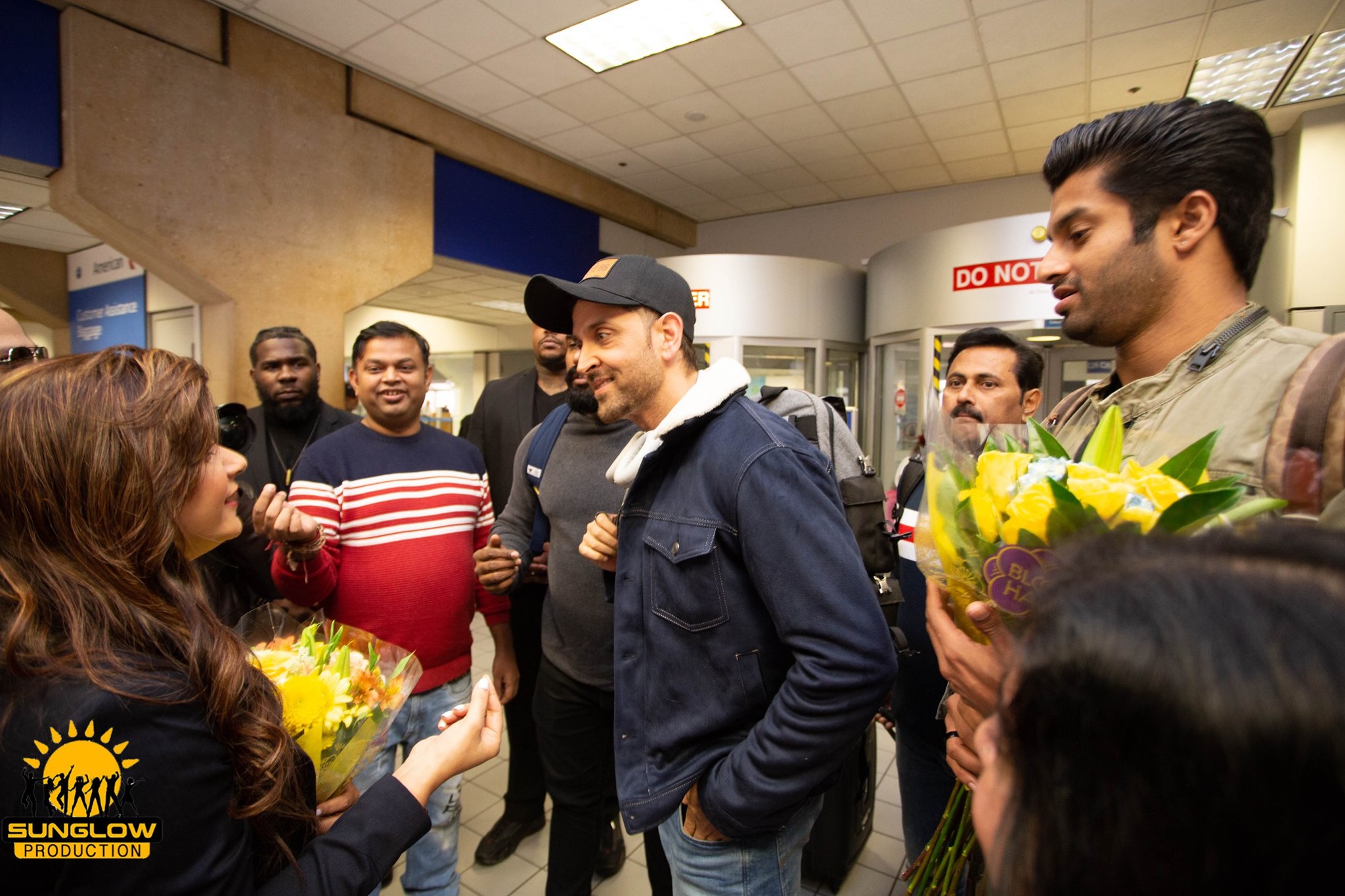 Hrithik Roshan Airport Arrival